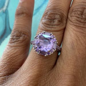 BEAUTIFUL RING - Lab Created Light Amethyst
